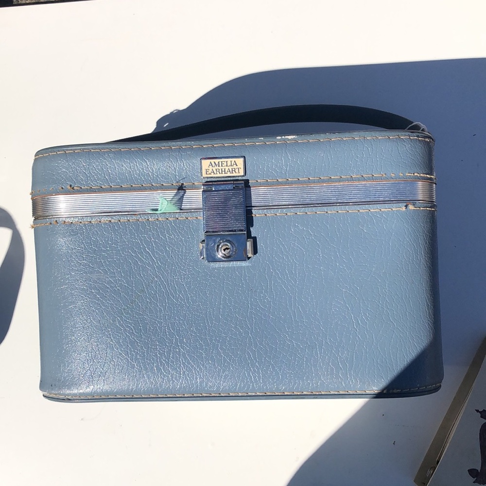 Vintage Amelia Earhart carry on travel cosmetic case